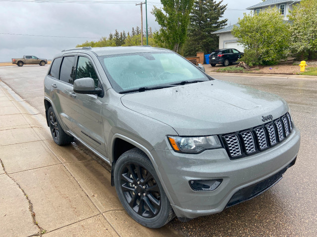 2021 Jeep Grand Cherokee - Low KM, Excellent Shape, No Accidents in Cars & Trucks in Regina - Image 3
