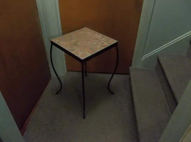 Table 24" de haut et dessus de 15"x15" in Other Tables in Trois-Rivières - Image 2