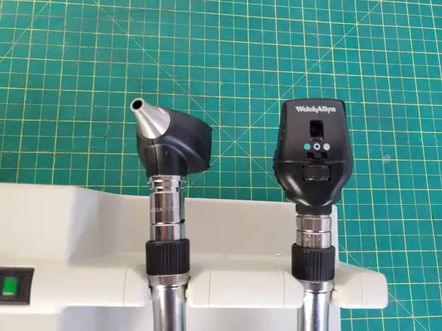 Welch Allyn 767 Series Otoscope & Ophthalmoscope Working W/Heads in Health & Special Needs in Calgary - Image 9