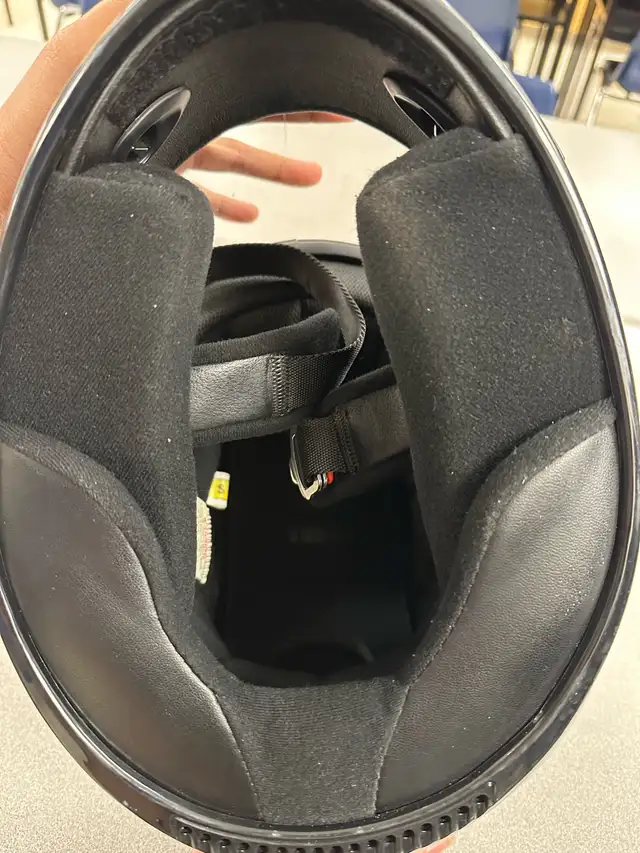 HJC Black Motorcycle Helmet in Other in Mississauga / Peel Region - Image 2