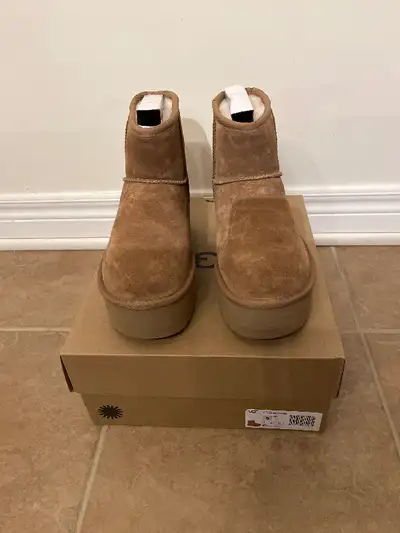 Brand new Classic Mini Platform Ugg boots. Realized too late that they are too big for me. I have pr...