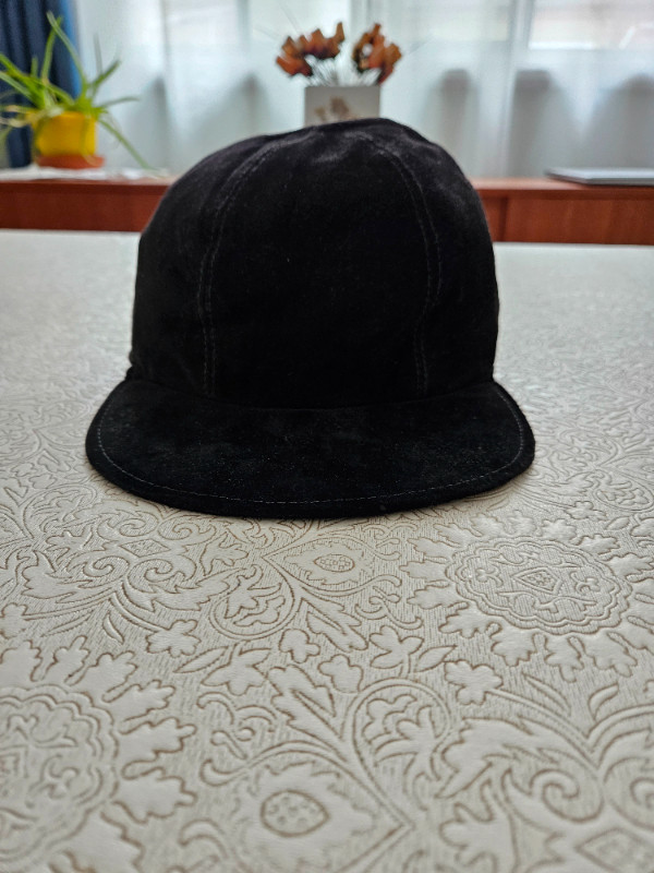 Black Suede Cap in Other in City of Toronto - Image 2