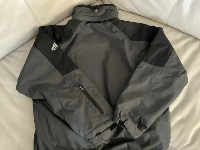 Mens Large Free Country Grey Black  Fleece Lined Jacket in Men's in City of Toronto - Image 9
