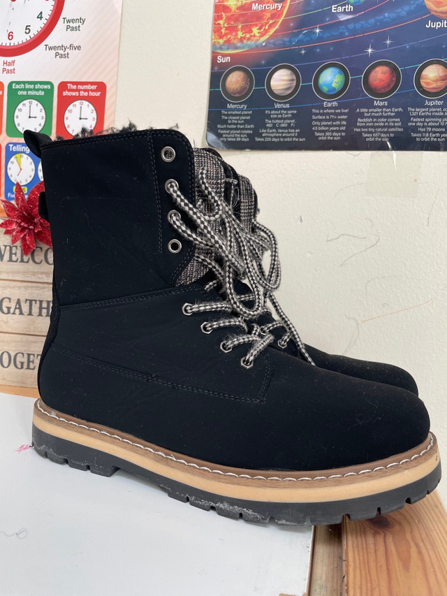 Comfortable and easy going winter boots.  in Women's - Shoes in Mississauga / Peel Region
