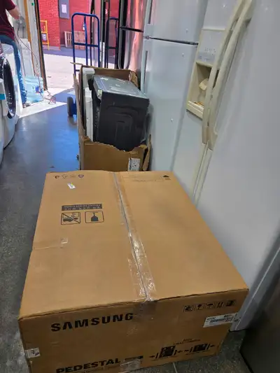 Samsung WE702NZ/US Laundry Pedestal, View more
