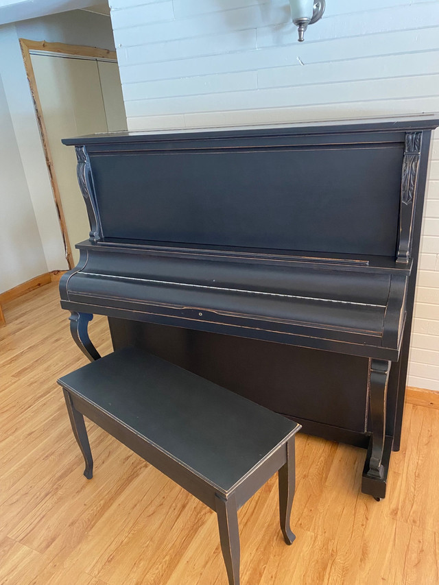 Bell upright piano  in Pianos & Keyboards in Winnipeg - Image 4