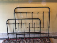 Industrial style hCast iron Bed full size good condition