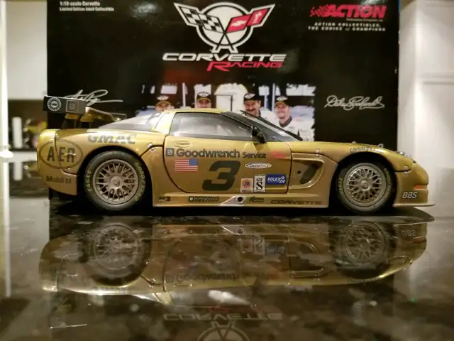 1:18 Diecast Action Chevrolet Corvette C5-R Dirty Gold in Arts & Collectibles in Markham / York Region - Image 3