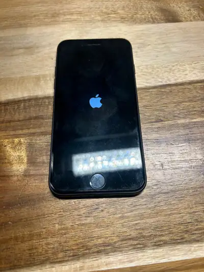 Bonjour, je vends mon iPhone 7, comme neuf marche, super bien aucune égratignure je demande 90 $ pou...