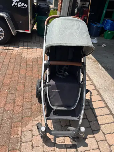 2020 Uppababy Vista v2, View more