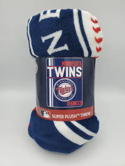 Official Minnesota TWINS Baseball Super Plush Throw 46" x 60" brand new / couverture de baseball Min...