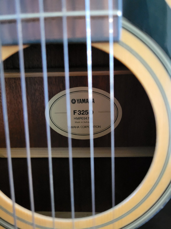 Acoustic guitar for sale in Guitars in Strathcona County - Image 2