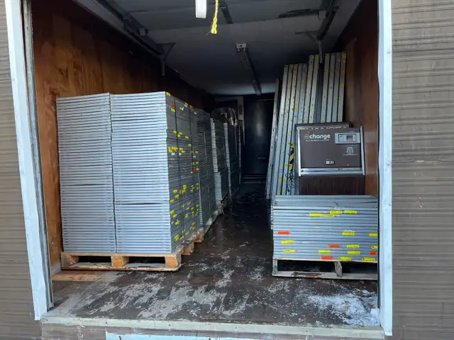 Tablette en métal (étagère) in Bookcases & Shelving Units in Drummondville - Image 3