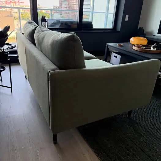 Mid-century modern 2-seater couch in Couches & Futons in City of Halifax - Image 3