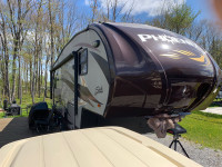 Fifth Wheel 27’ 2014 très propre , 