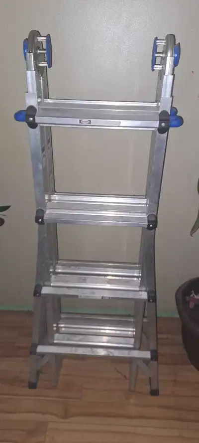 17 foot multi task step ladder in near new condition