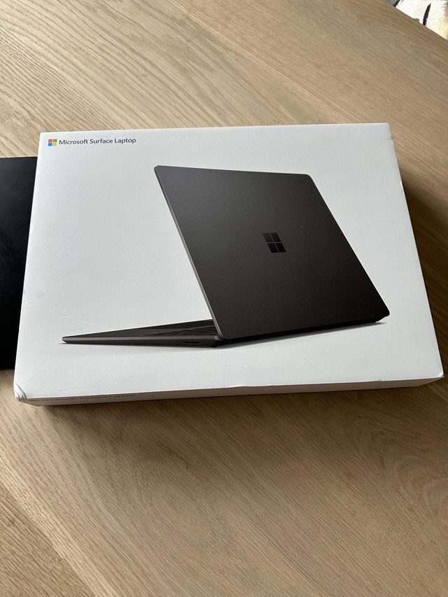 Microsoft Surface laptop 10th gen  dans Portables  à Ville de Montréal - Image 3