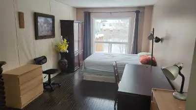 Furnished room available right away located near bus stop to Guelph University and minutes walk to s...