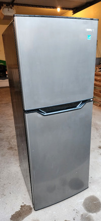 As New Danby apartment size fridge and freezer.  