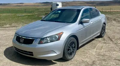 2008 Honda Accord EX-L 2.4L | Fully Loaded Manual Well-maintained, fully loaded manual Accord that o...