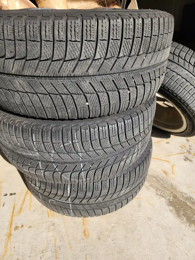 18inch Alloy Rim and 245/40 R 18 Snow Tires in Tires & Rims in Mississauga / Peel Region - Image 5