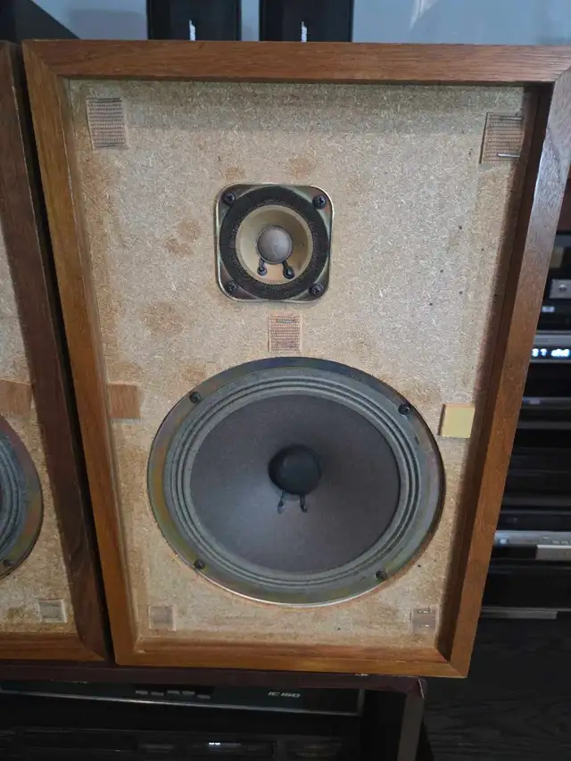 Realistic mc1000 in Speakers in Oshawa / Durham Region - Image 6