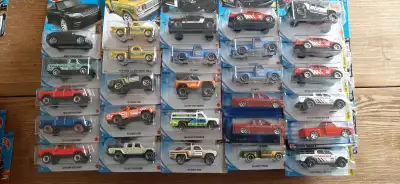 Diecast Hot Wheels Course, classiques, camions 1/64 collection Plusieurs centaines en Inventaire À V...