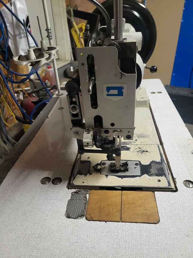 Mach 4 Heavy Duty Industrial Sewing Machine  in Other Business & Industrial in Edmonton