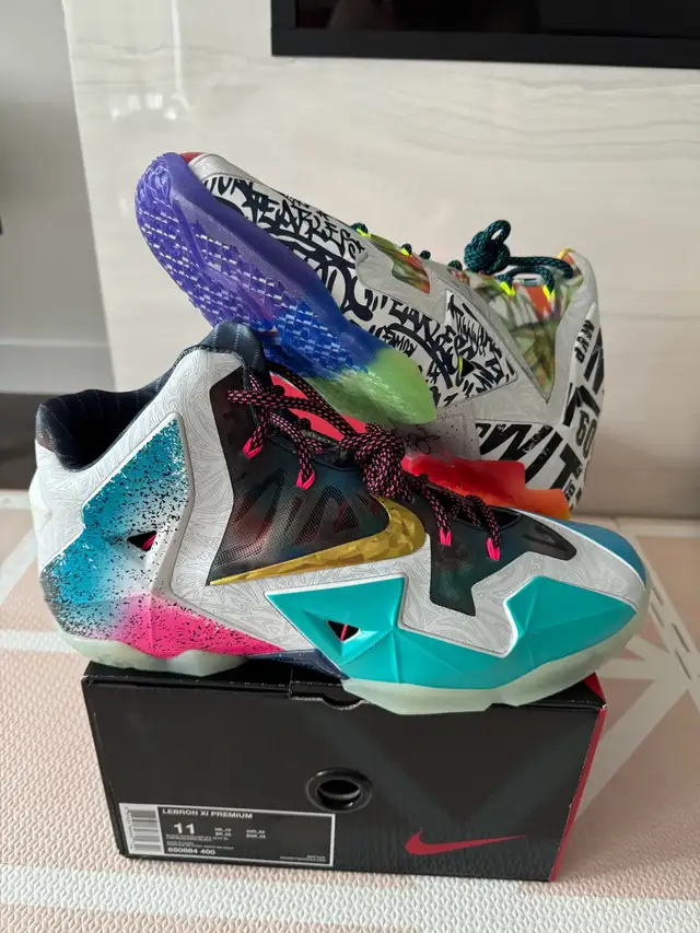 DS Brand New Nike Lebron XI What The Lebron Sz 11 in Men's Shoes in Markham / York Region - Image 8