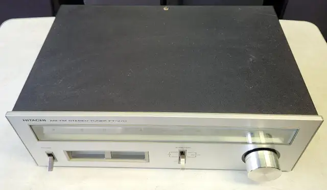 HITACHI FT-270 STEREO TUNER in Stereo Systems & Home Theatre in City of Toronto - Image 3