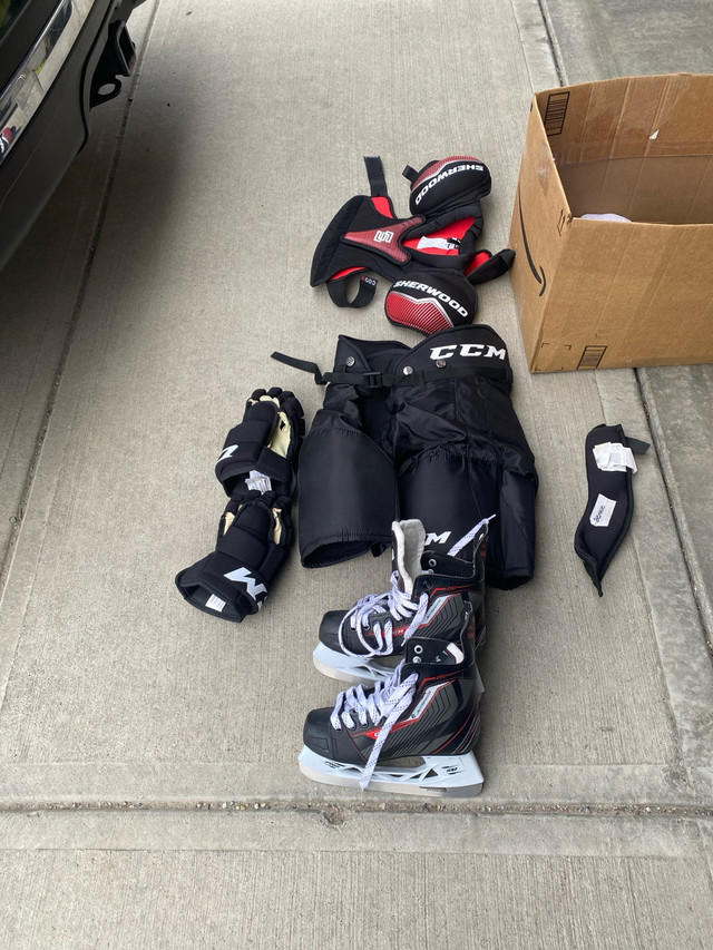 Hockey gear in Hockey in Calgary