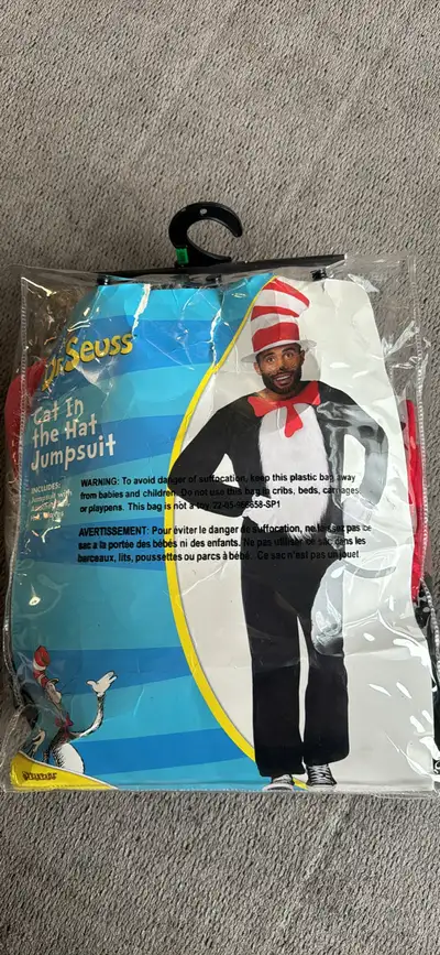 Adult L/XL Comes with hat and gloves