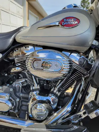 2008 Harley Davidson FLHT CVO Limited Screamin Eagle Mint Condition. No Trades Asking 19,500