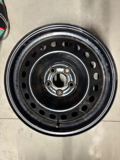 $70 obo 17 inch diameter 7.5 inch width (-40mm offset) Minor wear, no cracks, stored in controlled t...