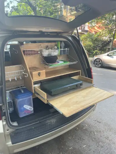 Afin de préparer d’autres projets je dois me séparer de ma Golddy. Dodge Gran Caravan - Je suis la d...