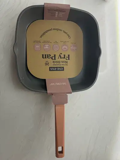 This is a ONE-PAN non-stick fry pan, 26 cm/10", brand new, in excellent condition, perfect for all y...