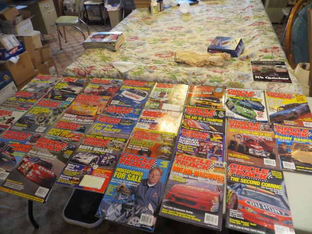 VINTAGE CIRCLE TRACK MAGAZINES in Arts & Collectibles in Belleville