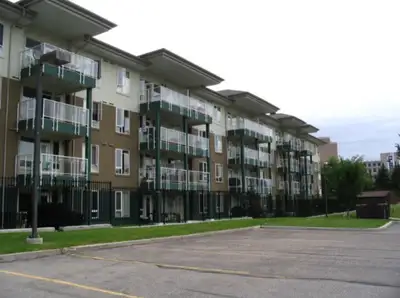 1 Bedroom Condo 5 Min from U of C, Sep 1, 7 Minutes to LRT in NW