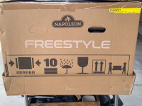 Napoleon Freestyle 365 Graphite Gray grill