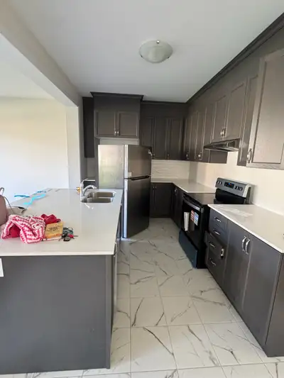 Furnished One-Bedroom Available for a Girl – Brampton One furnished bedroom is available in a shared...