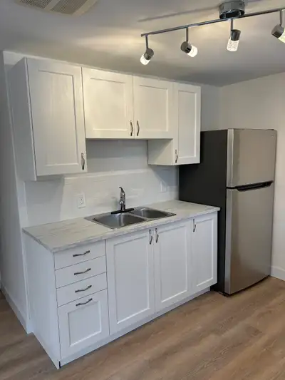 Super Bright 2 bedroom Apartment