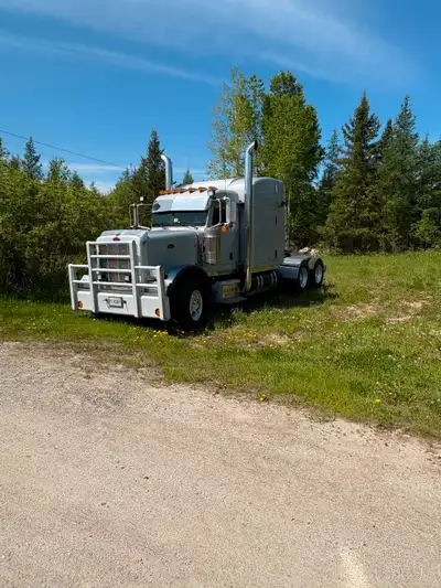 Engine 6NZ Caterpillar Peterbilt 379 2005 Comes with: -8 tires used only one summer (no rims) -Highw...