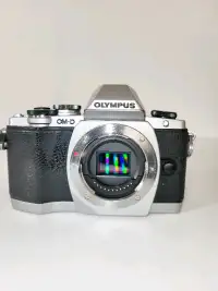 Olympus OM-DE-M10  16.1 MP Digital  Mirrorless Camera BODY ONLY 