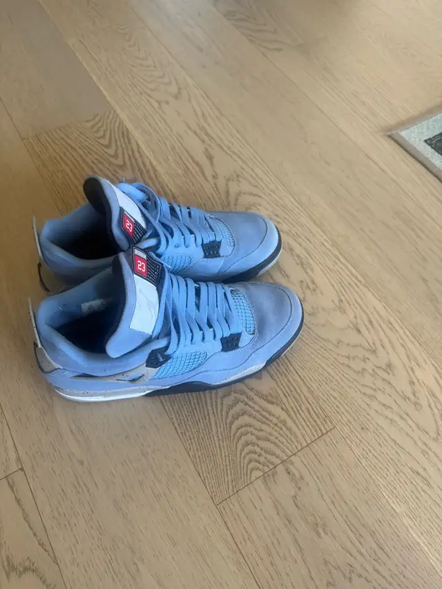 Jordan 4 unc retro size 10.5 in Men's Shoes in Mississauga / Peel Region - Image 2