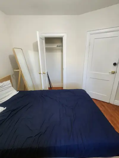 Quiet female-only room in the house near subway and High Park, View more