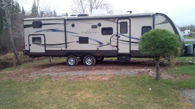 Pending - 2012 Crossroads Sunset Trail Reserve - 29ft in Travel Trailers & Campers in Dartmouth - Image 3