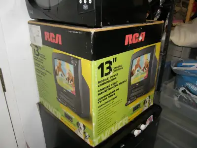 Télévision Cathodique Combo Lecteur VHS RCA 13'' Complet - 40$, View more