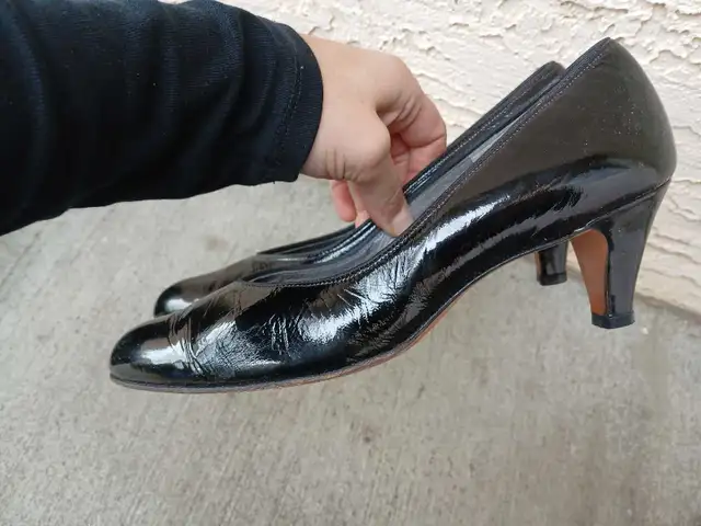 Leather Patent Pumps Shoes Women Size 10 in Women's - Shoes in Calgary - Image 5