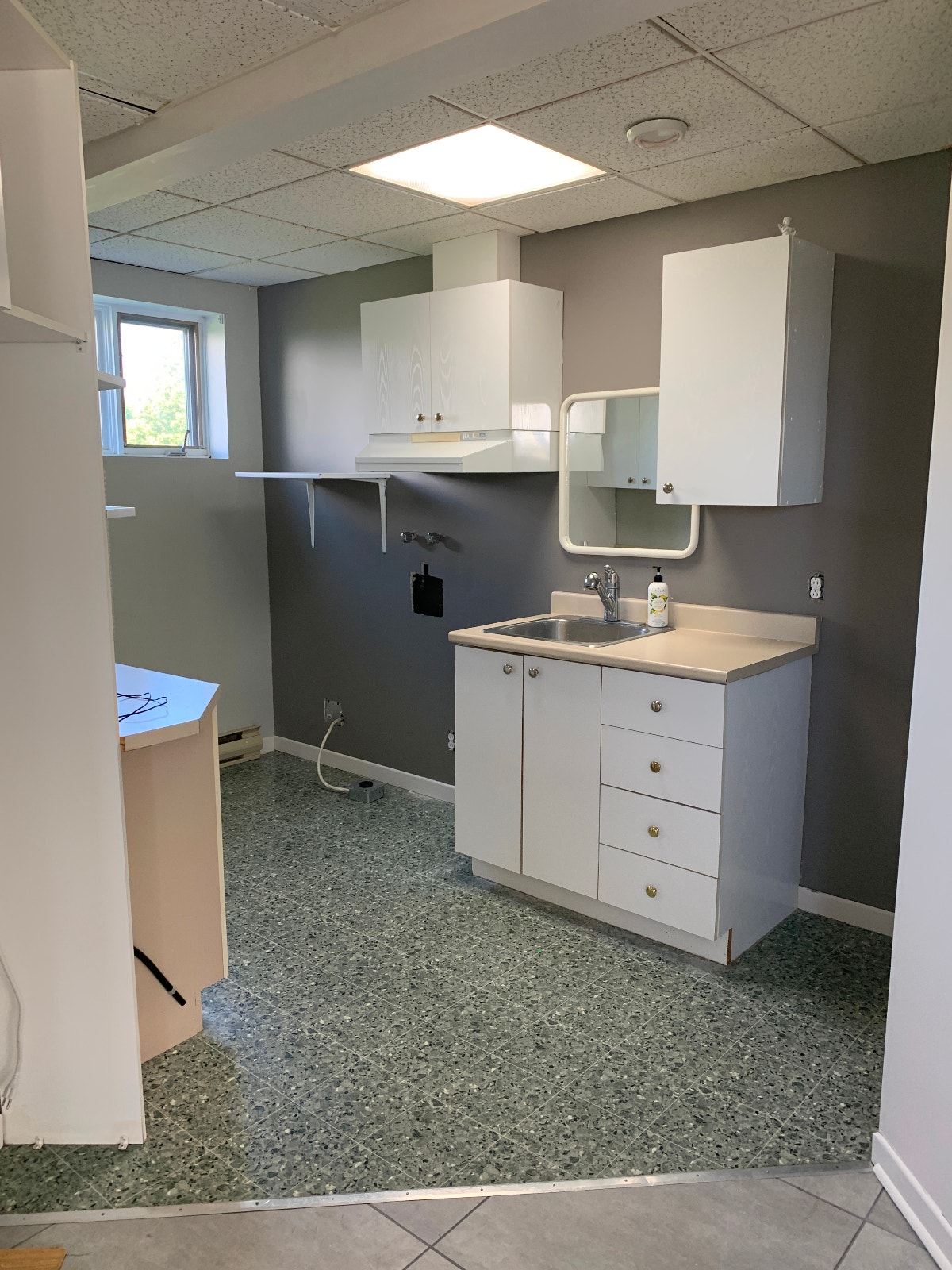 St-Joseph Beauce - Logement 3 1/2 - Demi-Sol tres éclairé — photo 2