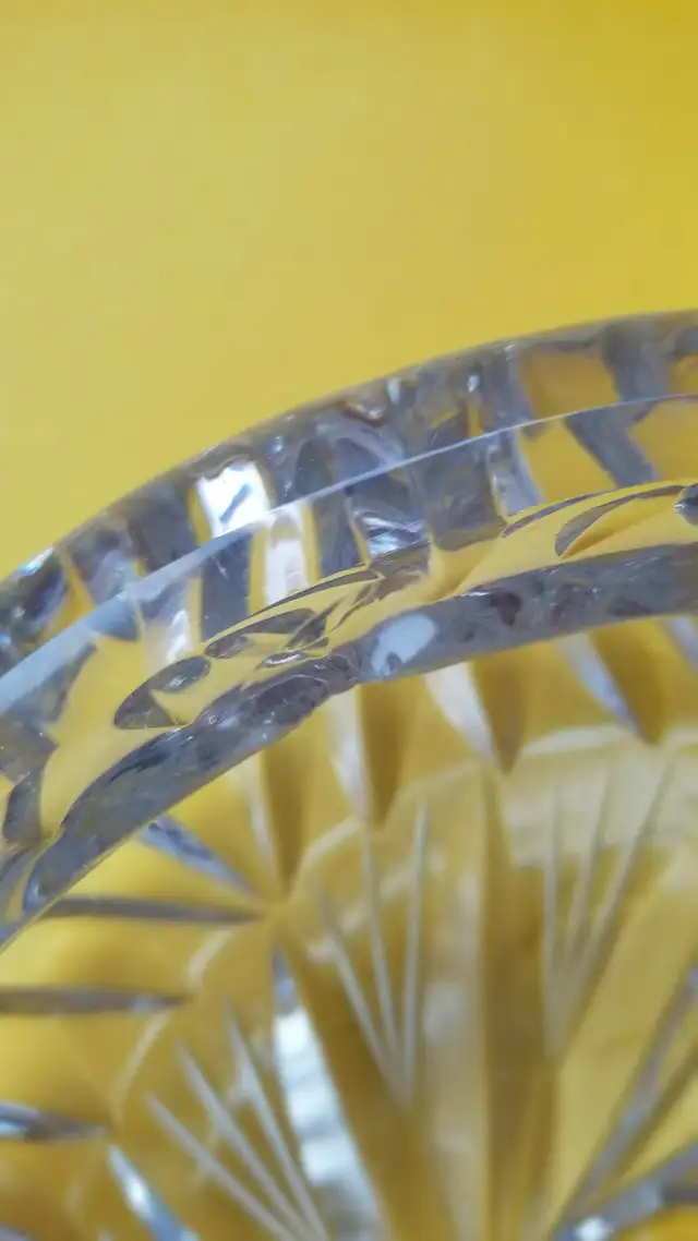 Vintage Large Crystal Ashtray in Home Décor & Accents in City of Montréal - Image 10